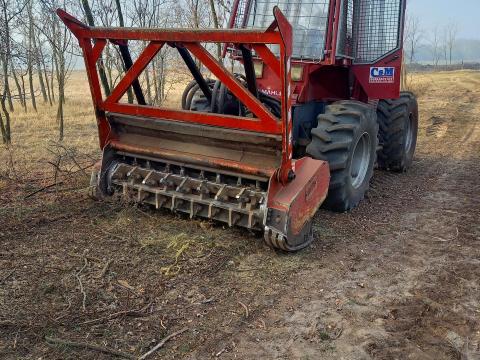Eladó Merlo Treeme Mahler erdészeti tuskómaró, bozótírtó, mulcsozó+AHWI UZM590 zúzóval Eladó Merlo Treeme Mahler erdészeti tuskómaró, bozótírtó, mulcsozó+AHWI UZM590 zúzóval