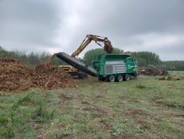 Komptech Crambo 6000 bérelhető fa, gally, tuskó, hulladékfa, zöldhulladék aprítására, előtörésére