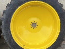 John Deere művelőkerék 340/85 R28 / 340/85 R46 (BKT Agrimax RT955)