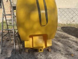 4000 literes új permetező tartály eladó