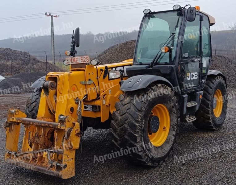 JCB 550-80 AgriPlus teleszkópos rakodó. ÚJ TURBÓ ÉS TELJESEN FELÚJÍTOTT ÜZEMANYAG RENDSZER