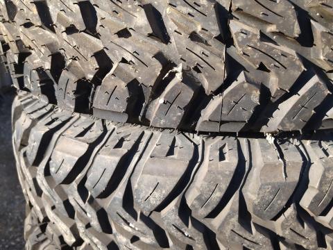 Eladó terepjáró gumi 215/65 R16 Eladó terepjáró gumi 215/65 R16
