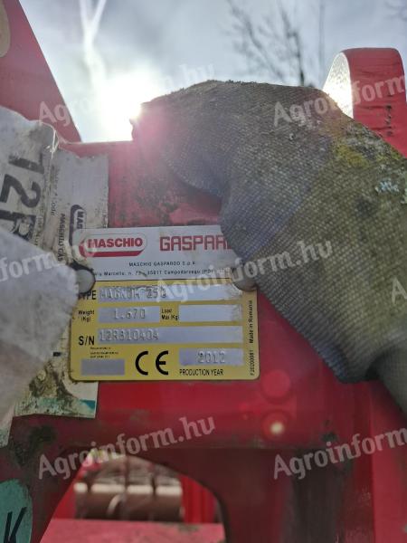 Maschio Gaspardo Magnum lazító elmunkálóval