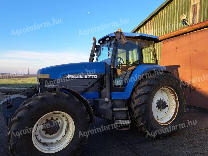 New Holland 8770