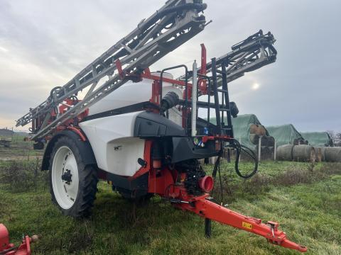 KUHN LEXIS vontatott permetezőgép KUHN LEXIS vontatott permetezőgép