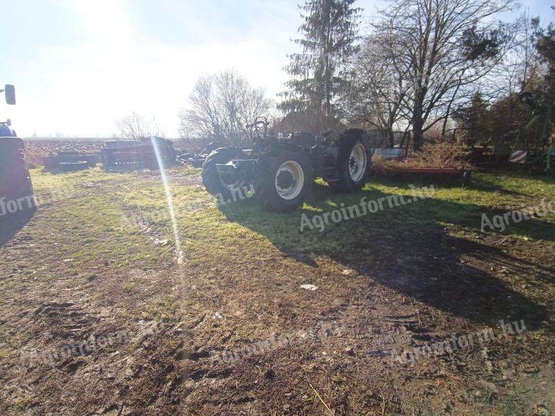 Eladó kiégett New Holland T7040 alkatrész