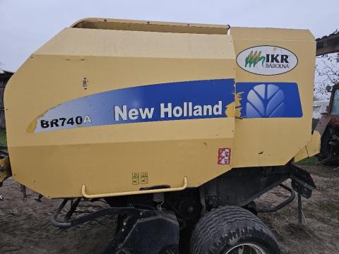 Eladó New Holland BR740A bálázó Eladó New Holland BR740A bálázó