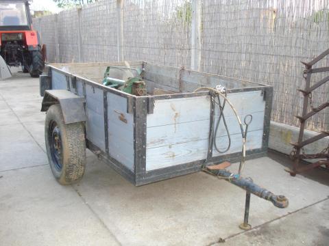 TZ4 K -hoz jó állapotú masszív, nem billenős pótkocsi TZ4 K -hoz jó állapotú masszív, nem billenős pótkocsi