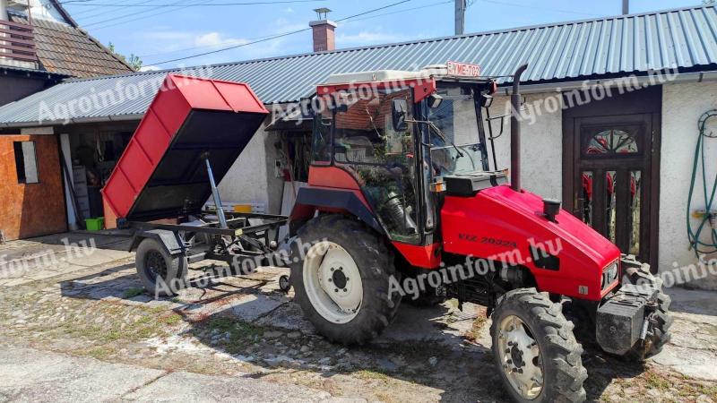 Traktor pótkocsi eladó – egytengelyes, billentős, masszív kivitel