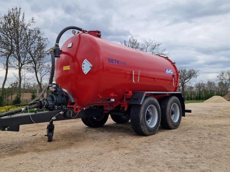 AJG DETK 1110 típusú (10 m³) szippantó tartálykocsi készletről AJG DETK 1110 típusú (10 m³) szippantó tartálykocsi készletről