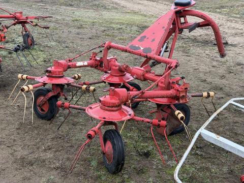 NIEMEYER 4 rotoros függesztett rendterítő,  rendkezelő NIEMEYER 4 rotoros függesztett rendterítő,  rendkezelő