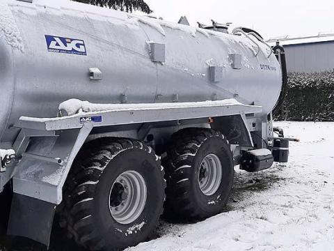 DETK 1016 típusú (16 m³) szippantó tartálykocsi készletről (AJG) DETK 1016 típusú (16 m³) szippantó tartálykocsi készletről (AJG)
