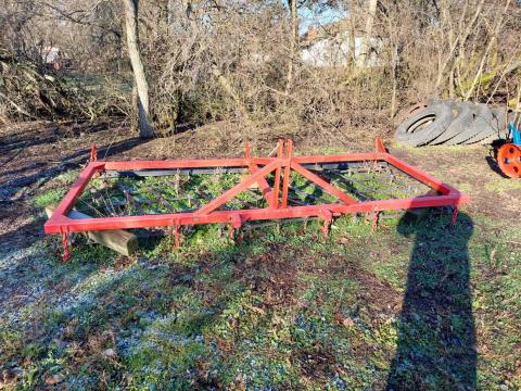 Eladó 3.7 méter széles függesztett borona!