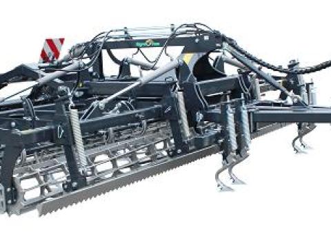 Félig függesztett Agro-Tom kompaktor UPH 5 Félig függesztett Agro-Tom kompaktor UPH 5