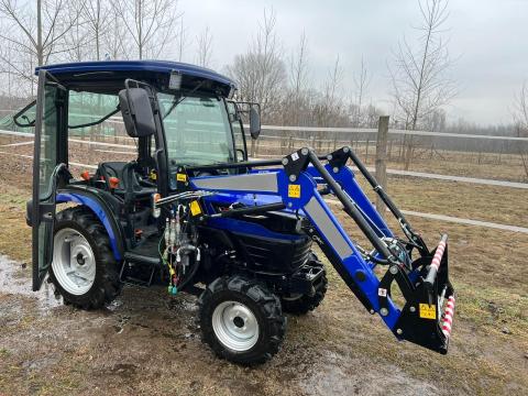 Farmtrac 26 fülkés kerti traktor Farmtrac 26 fülkés kerti traktor