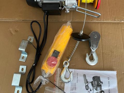 Elektromos csörlő 125kg - 250kg terhelésű, 6-12 m acélsodrony, 550 W motor * Welnek Tools Professional * PA250 *    Elektromos csörlő 125kg - 250kg terhelésű, 6-12 m acélsodrony, 550 W motor * Welnek Tools Professional * PA250 *