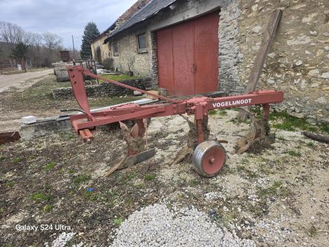 Vogel Noot 3-as eke eladó! Választási húshasznú borjúra is cserélhető Vogel Noot 3-as eke eladó! Választási húshasznú borjúra is cserélhető
