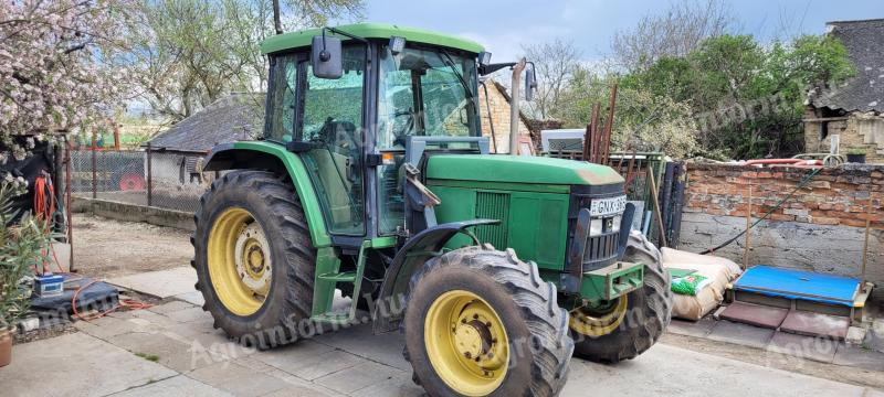 John Deere 6110 rakodóval