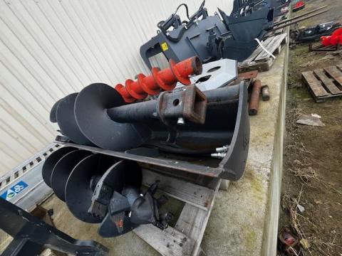 Eladó Bobcat Klac C és Klac D felfogatású mélyásók és billenthető rézsükanalak Eladó Bobcat Klac C és Klac D felfogatású mélyásók és billenthető rézsükanalak