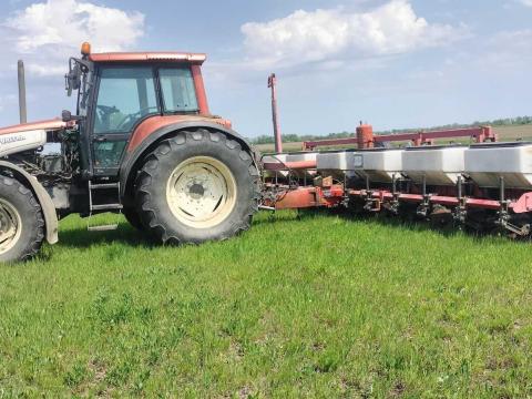 Valtra T160 eladó cserélhető Valtra T160 eladó cserélhető