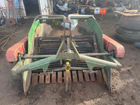 THYREGOD HAGYMA -, BURGONYAKIRÁZÓ THYREGOD HAGYMA -, BURGONYAKIRÁZÓ