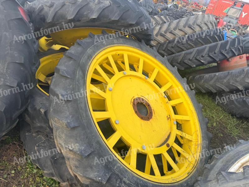 ÁPOLÓKERÉK,  MŰVELŐKERÉK 1PÁR 11.2-48 JOHN DEERE STB. TRAKTORRA