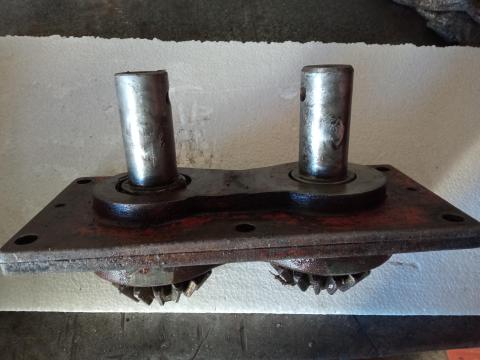 Oros törőhenger csapágyház Oros törőhenger csapágyház