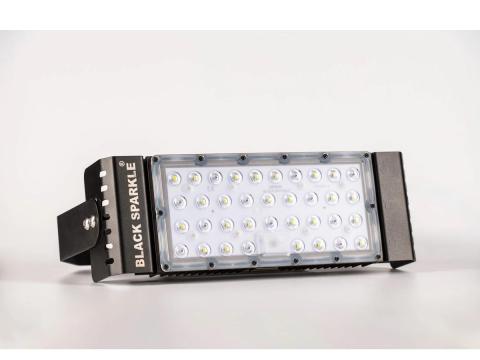 Black Sparkle® növénynevelő LED lámpa,  teljes spektrumú,  IP65,  140°,  230V / 90W,  0-10V Black Sparkle® növénynevelő LED lámpa,  teljes spektrumú,  IP65,  140°,  230V / 90W,  0-10V