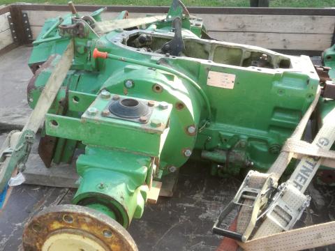 Eladó John Deere traktor alkatrészek Eladó John Deere traktor alkatrészek