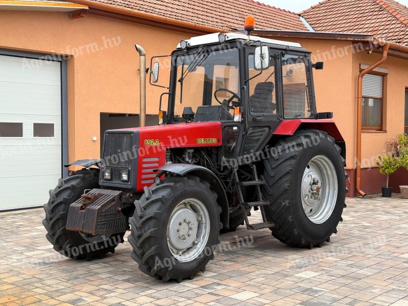 Belarus MTZ 892.2 traktor