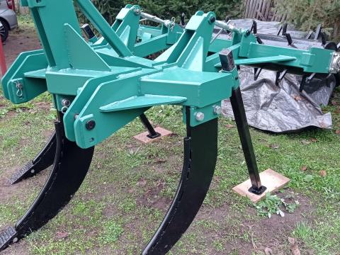 Új 3 késes mélytalajlazító rögtörővel Új 3 késes mélytalajlazító rögtörővel