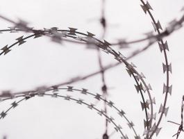 Szögesdrót,  kerítésháló,  PVC háló,  gabion,  vadháló