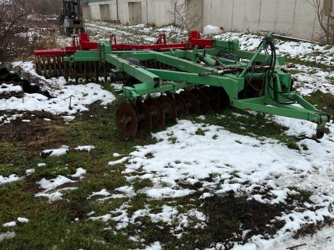 4,2 IH tárcsa új Noran ékgyűrűs hengerrel eladó 4,2 IH tárcsa új Noran ékgyűrűs hengerrel eladó