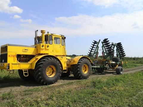 Kirovets K-701P kitűnő állapotban, rengeteg pótalkatrésszel eladó Kirovets K-701P kitűnő állapotban, rengeteg pótalkatrésszel eladó