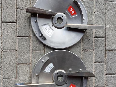 Rauch,  Kuhn Axis szórólapát Rauch,  Kuhn Axis szórólapát