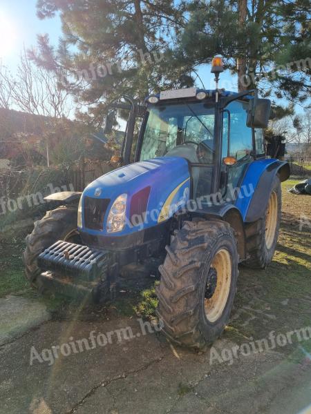 New Holland T5030 traktor