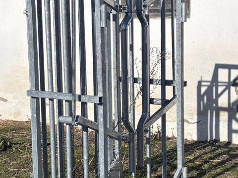Szarvasmarha-nyakfogó válogató karámhoz Szarvasmarha-nyakfogó válogató karámhoz