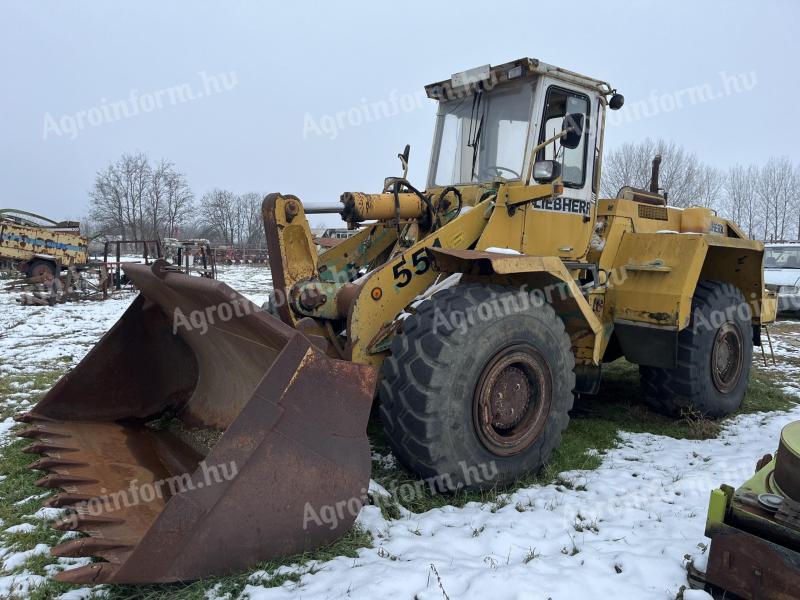 Liebherr L551 homlokrakodó