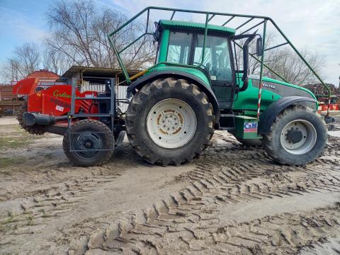 Bérelhető Valtra T-190 traktor Greentec Piranha professzionális, nagyteljesítményű tuskómaróval Bérelhető Valtra T-190 traktor Greentec Piranha professzionális, nagyteljesítményű tuskómaróval