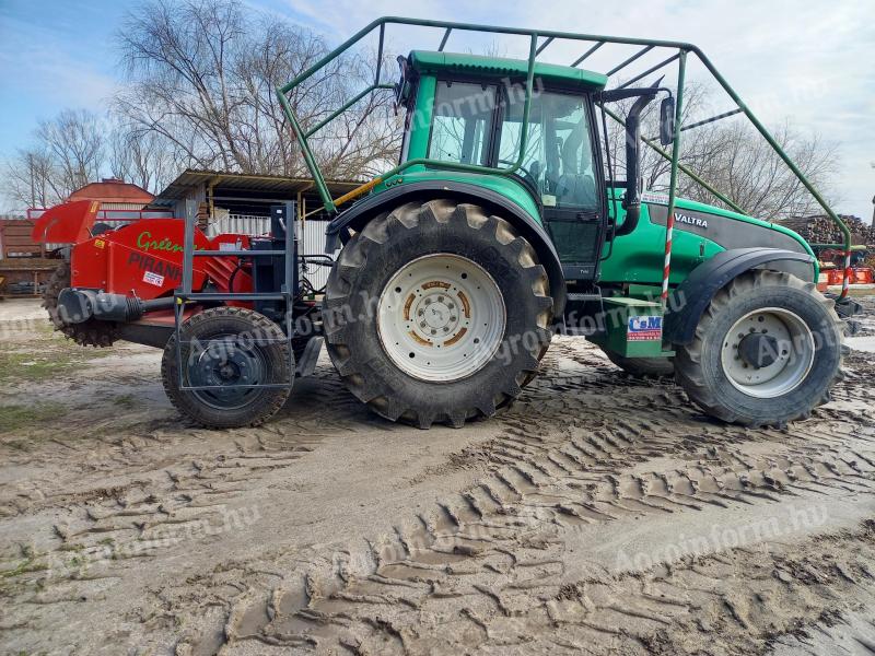 Eladó Valtra T-190 traktor + Greentec Piranha korongos professzionális tuskómaró