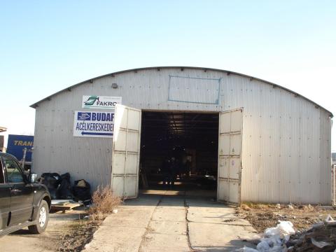 Szombathelyen 330 m²-es csarnok bérbeadó Szombathelyen 330 m²-es csarnok bérbeadó