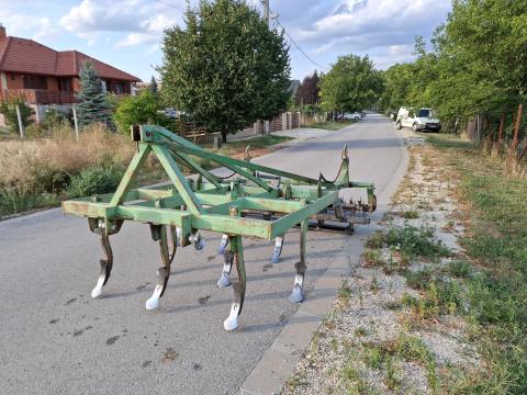 Német gyártmányú, 9 kapás 2m-es grúber eladó Német gyártmányú, 9 kapás 2m-es grúber eladó