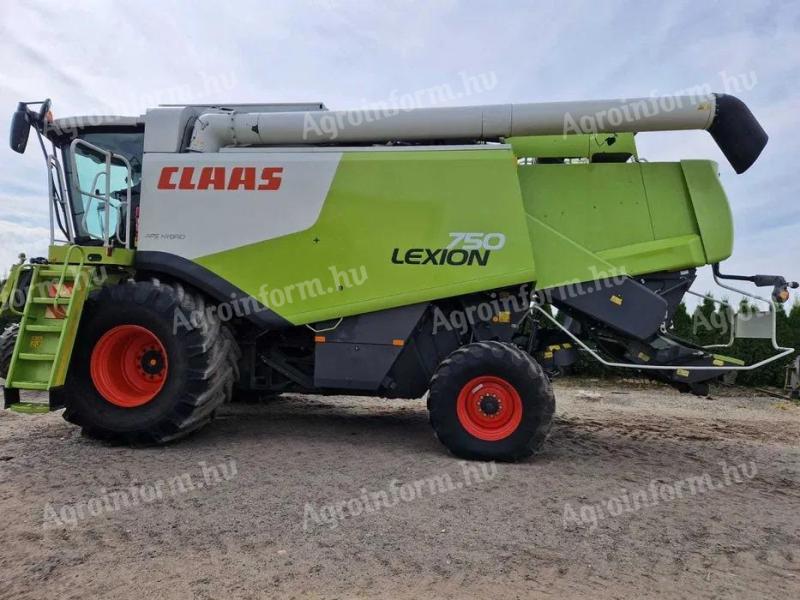 CLAAS LEXION 750 kombájn VARIO 750 asztallal és egytengelyes vágóasztal-szállító kocsival