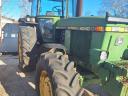 John Deere 4040