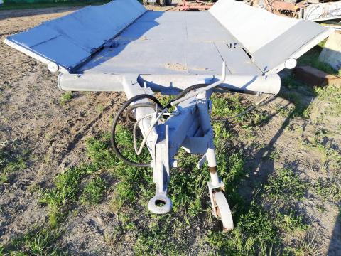 Eladó Bálaszállitó Eladó Bálaszállitó