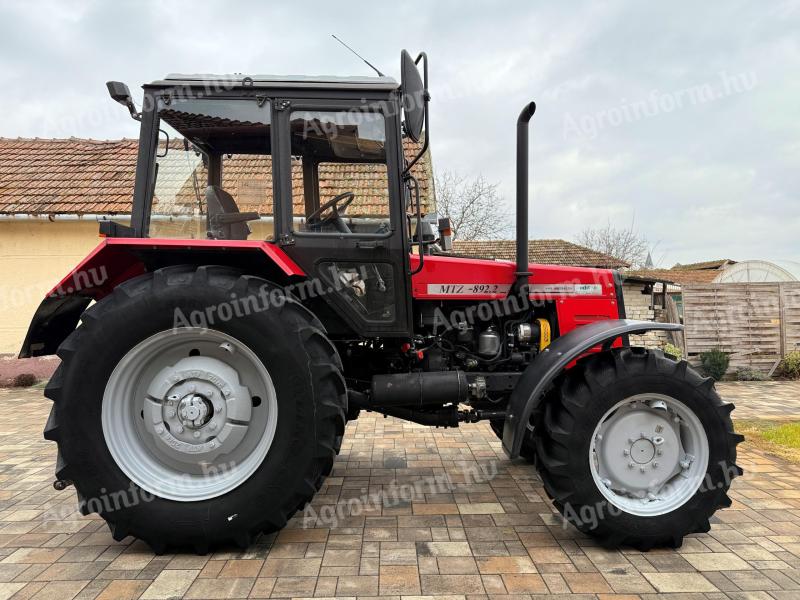 Belarus MTZ 892.2 traktor