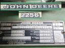 John Deere 2256 kombájn gabonavágóasztallal