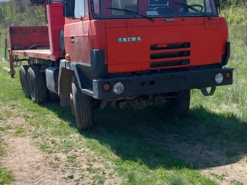 Tatra 815 erdészeti darus teherautó