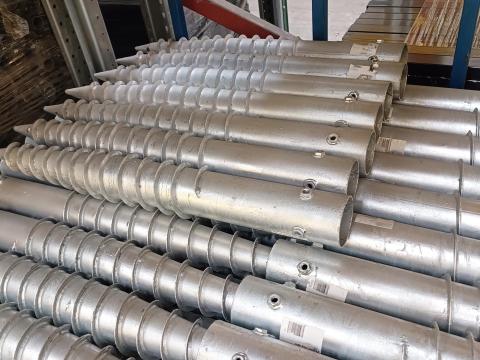 Talajcsavar,  drótfonat,  vadháló,  drótháló,  oszlop,  kapu,  huzal,  kerítés építés