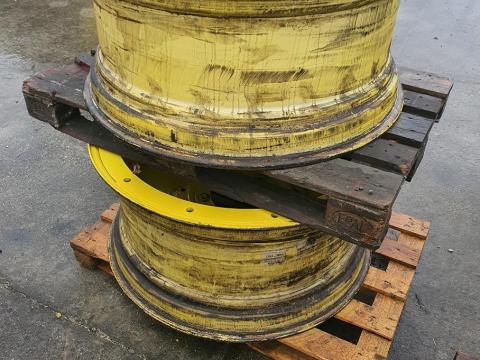 John Deere felni ( AL170041 ) méret 18x38 John Deere felni ( AL170041 ) méret 18x38